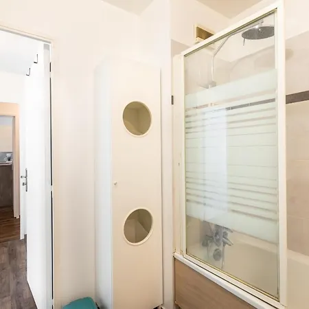 Guestready - Spacious & Bright 2Br Flat In Creteil Parking Included *