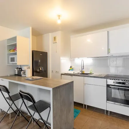 Guestready - Spacious & Bright 2Br Flat In Creteil Parking Included Кретей