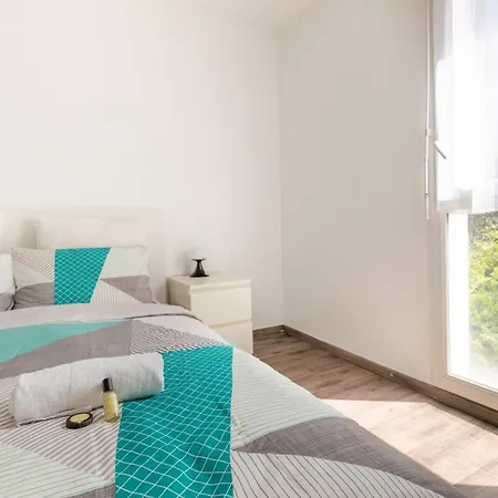 Guestready - Spacious & Bright 2Br Flat In Creteil Parking Included Апартаменты Кретей