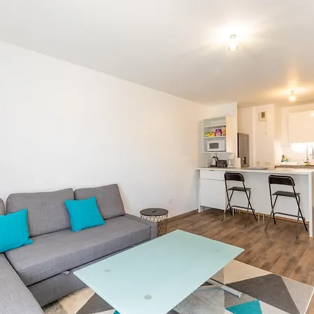 Guestready - Spacious & Bright 2Br Flat In Creteil Parking Included Апартаменты *